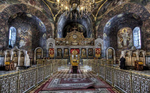 Rugăciune la ieșirea din biserică: Îndrumări și inspirație spirituală - Alte Nevoi