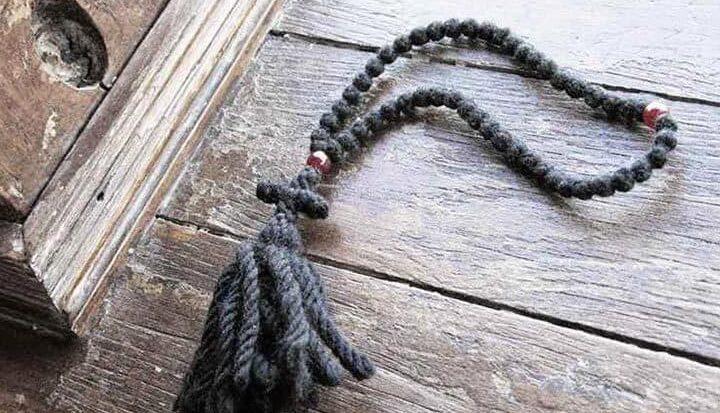 Margele de rugăciune: Importanța și Utilizarea în Practica Ortodoxă - Rugăciuni Puternice